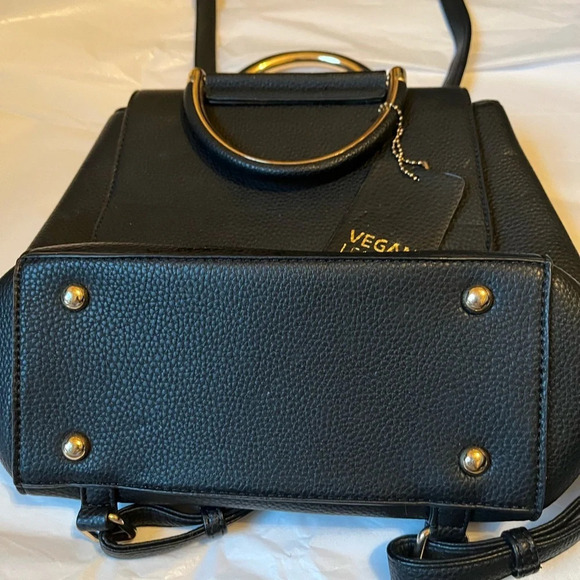 MYSTIQUE~100% VEGAN~ BLACK HANDBAG~BACKPACK~NWOT - Picture 10 of 16